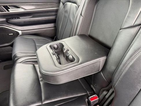 Used 2024 Jeep Wagoneer Series II w/ Flexible Seating Group AWD/4WD image 22