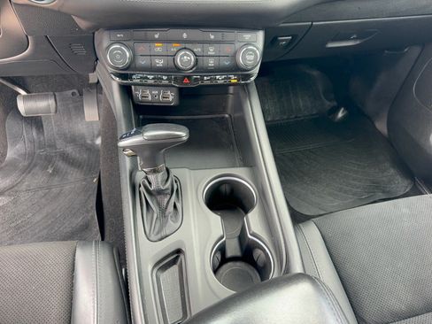 Used 2022 Dodge Durango GT RWD image 42