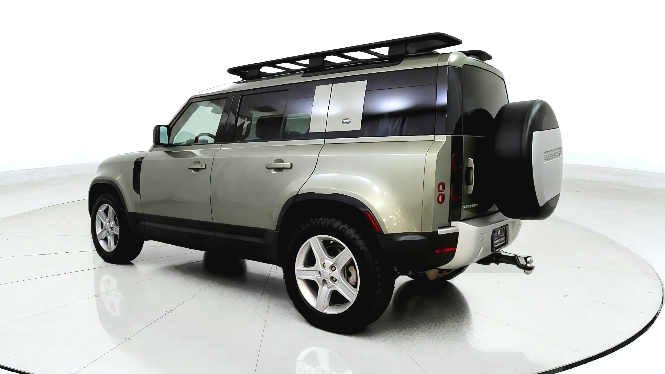 Used 2020 Land Rover Defender 110 HSE AWD/4WD image 5