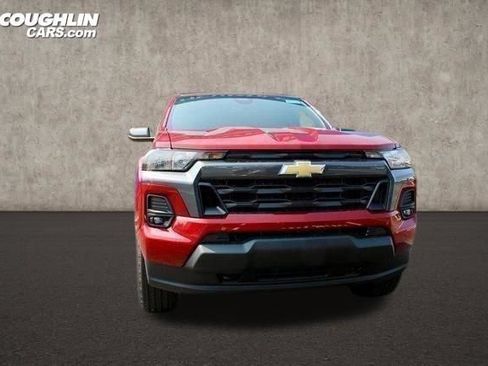 Used 2024 Chevrolet Colorado LT w/ LT Convenience Package AWD/4WD image 6