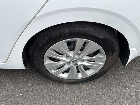 Certified 2024 Nissan Sentra S image 21