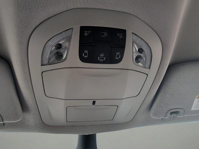 Used 2023 Chrysler Pacifica Touring-L FWD image 18