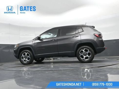 Used 2022 Jeep Compass Trailhawk w/ Trailhawk Convenience Group AWD/4WD image 40