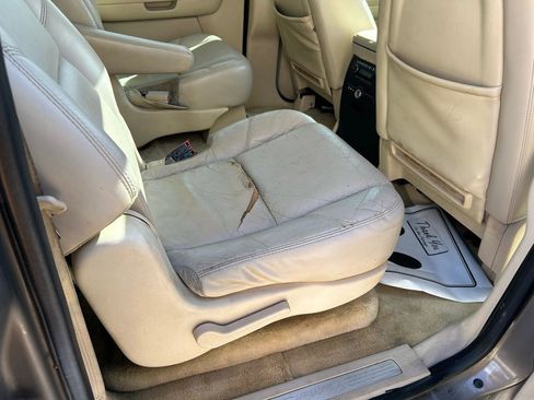 Used 2007 Cadillac Escalade ESV AWD w/ Information Package image 11