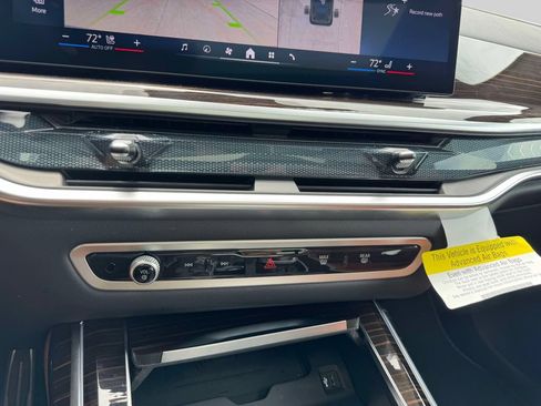 Certified 2026 BMW X7 xDrive40i w/ Executive Package AWD/4WD image 12