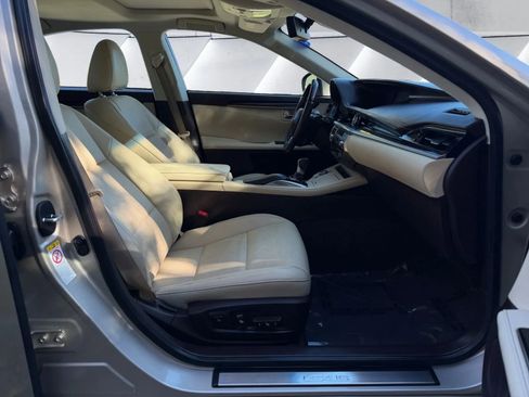 Used 2017 Lexus ES 350 image 19