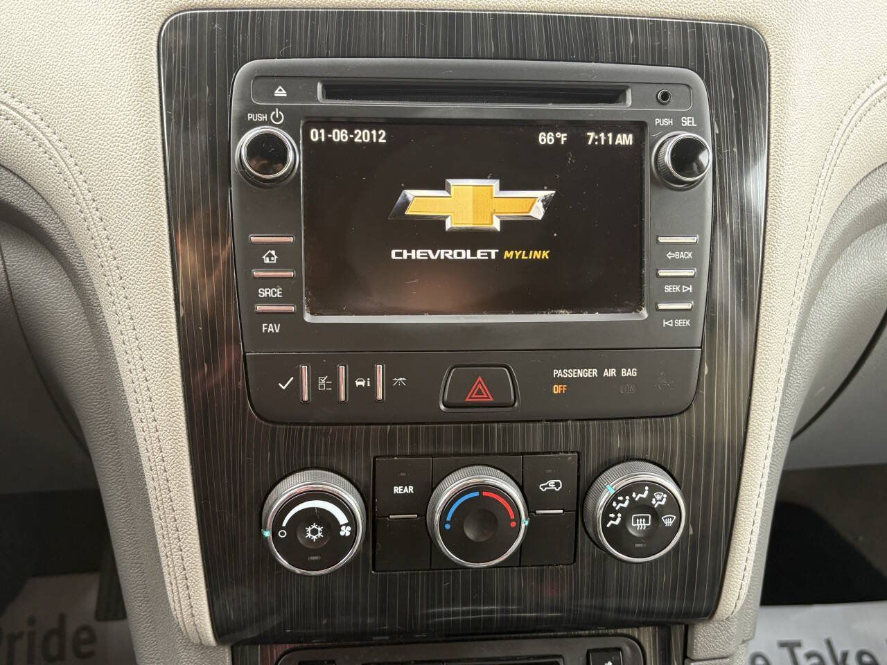 Used 2017 Chevrolet Traverse LT w/ Style and Technology Package FWD image 32