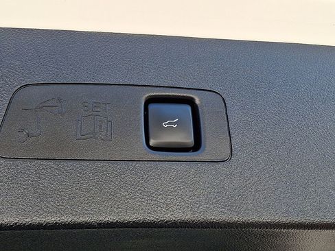 Used 2023 Lincoln Corsair Standard w/ Equipment Group 101A image 29