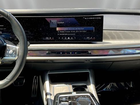 Used 2023 BMW i7 xDrive60 AWD/4WD image 9