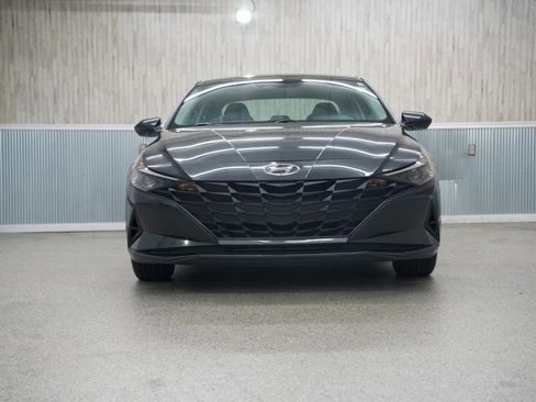 Used 2023 Hyundai Elantra SEL FWD image 2
