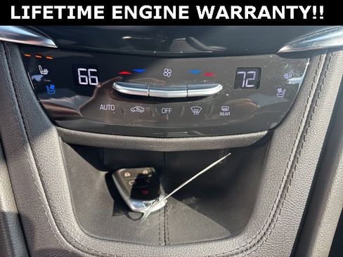 Used 2023 Cadillac XT6 Premium Luxury image 23