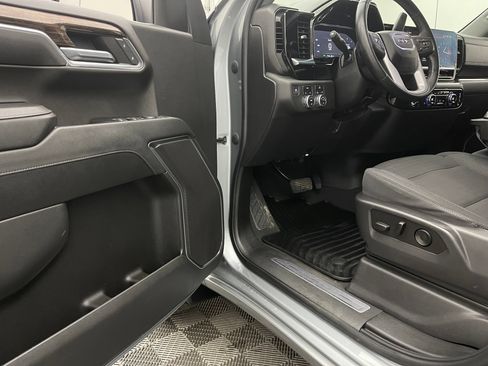 Used 2023 GMC Sierra 1500 Elevation AWD/4WD image 14