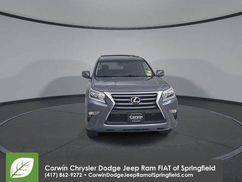 Used 2017 Lexus GX 460 Luxury w/ Preferred Accessory Package image 5