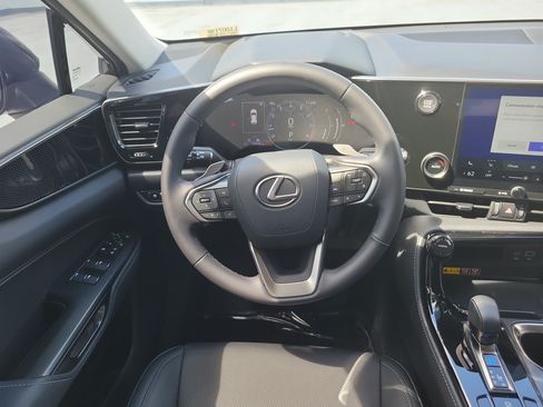 Used 2025 Lexus NX 250 FWD w/ Accessory Package (K3) image 17