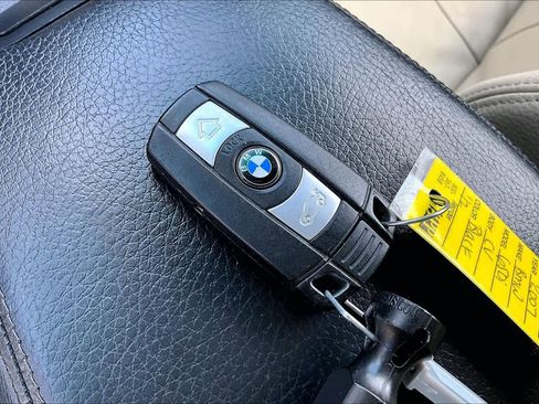 Used 2007 BMW 650i Convertible image 14