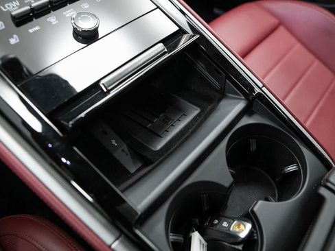 Certified 2024 Porsche Panamera RWD image 30