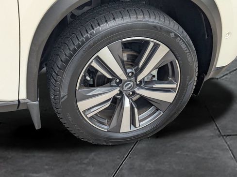 Used 2023 Nissan Rogue SL w/ SL Premium Package FWD image 11