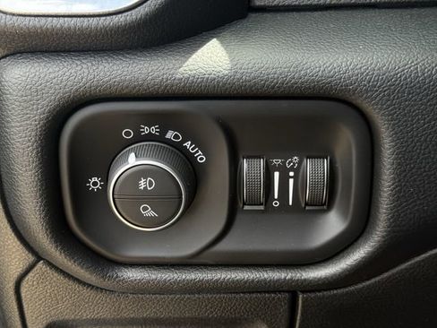 Used 2020 RAM 1500 Laramie AWD/4WD image 23