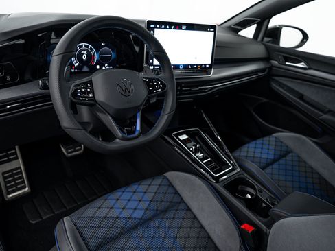 Used 2025 Volkswagen Golf w/ Euro Style Package AWD/4WD image 9