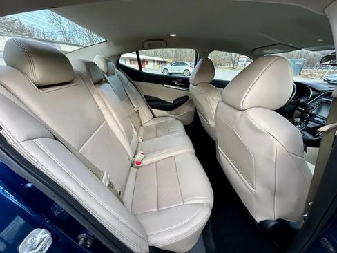 Used 2020 Nissan Maxima 3.5 SV w/ Floor Mat Group FWD image 15