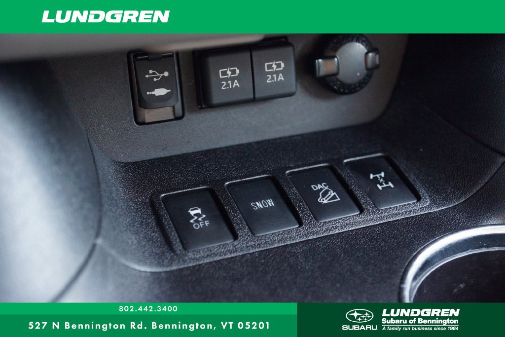 Used 2019 Toyota Highlander XLE AWD/4WD image 22