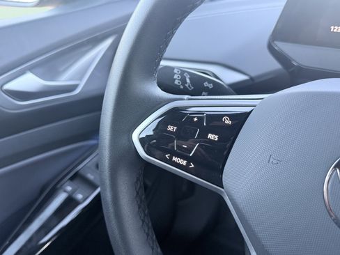 Used 2023 Volkswagen ID.4 Pro S image 39