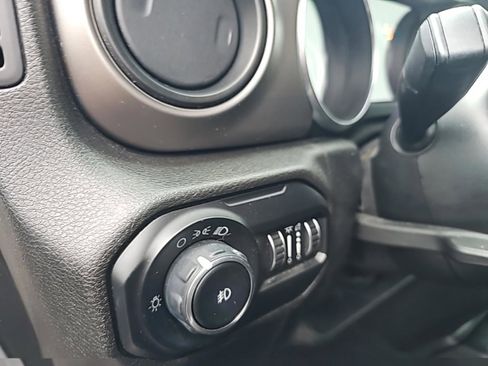 Used 2020 Jeep Wrangler Sport image 20