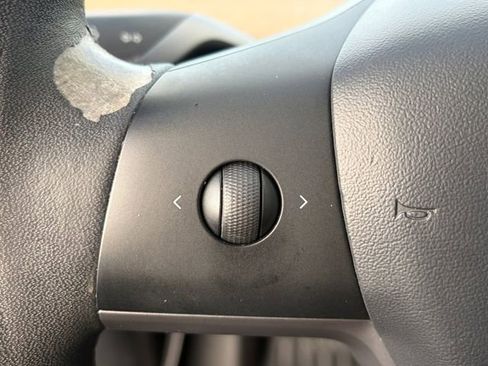 Used 2021 Tesla Model Y Long Range image 8