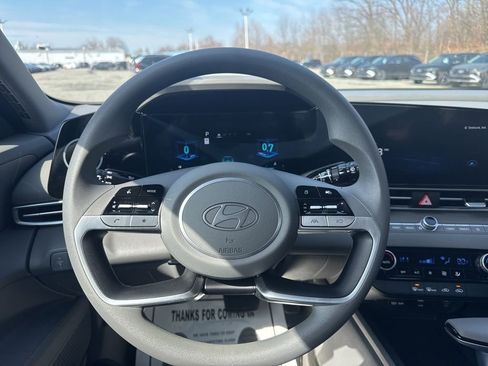 Used 2024 Hyundai Elantra SEL image 19