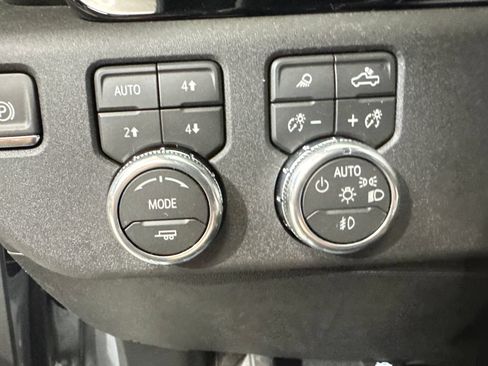 New 2026 GMC Sierra 2500 SLT w/ SLT Convenience Package AWD/4WD image 19