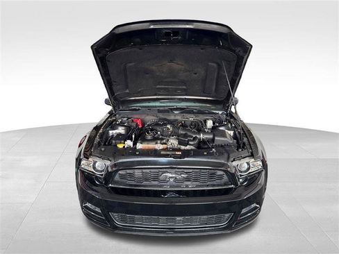 Used 2013 Ford Mustang Coupe RWD image 10