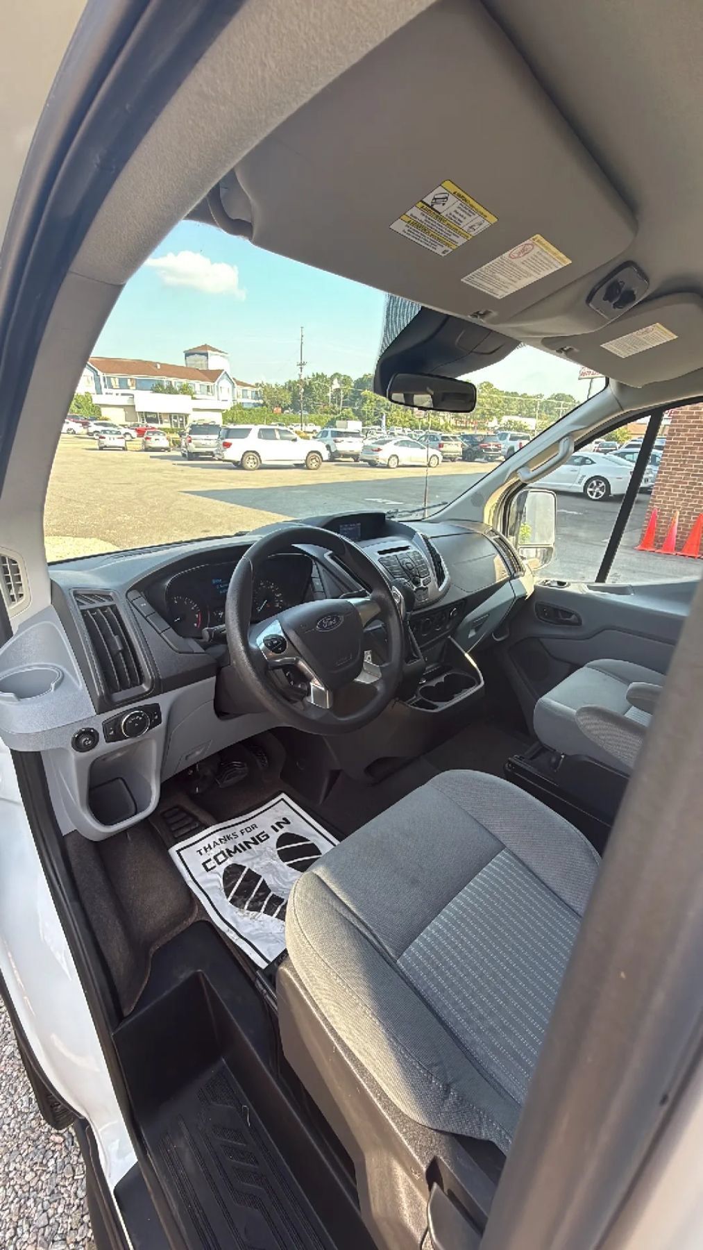 Used 2015 Ford Transit 350 XLT RWD image 21