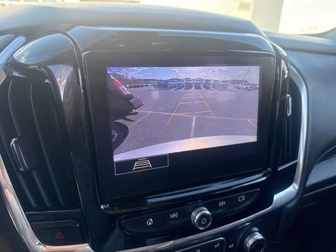 Used 2020 Chevrolet Traverse LT w/ Driver Confidence II Package AWD/4WD image 15