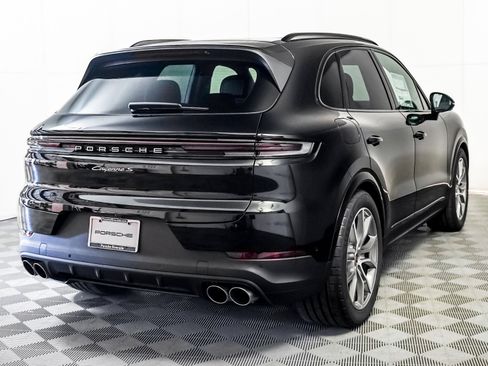 New 2026 Porsche Cayenne S image 10