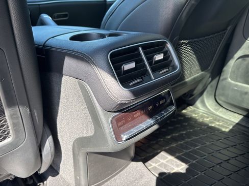 Used 2022 Mercedes-Benz GLS 450 4MATIC image 18