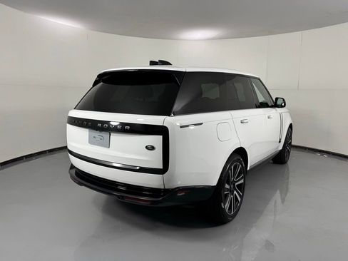 Used 2023 Land Rover Range Rover SE image 5