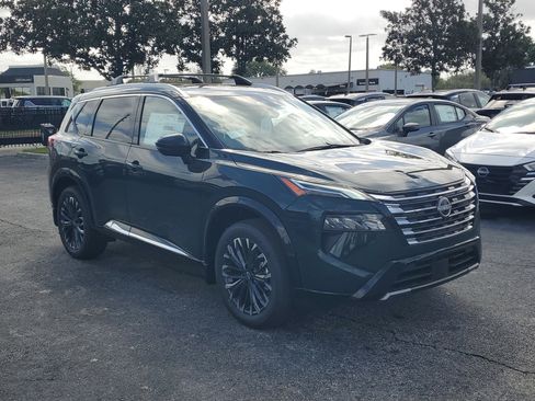 New 2026 Nissan Rogue Platinum image 3