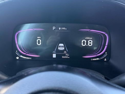 Used 2025 Kia Soul LX w/ LX Technology Package FWD image 19