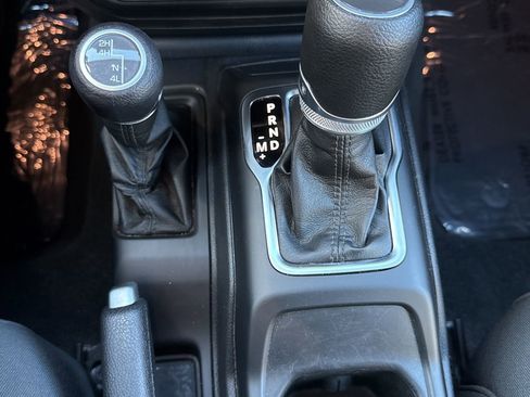 Used 2022 Jeep Wrangler Unlimited Sport image 18