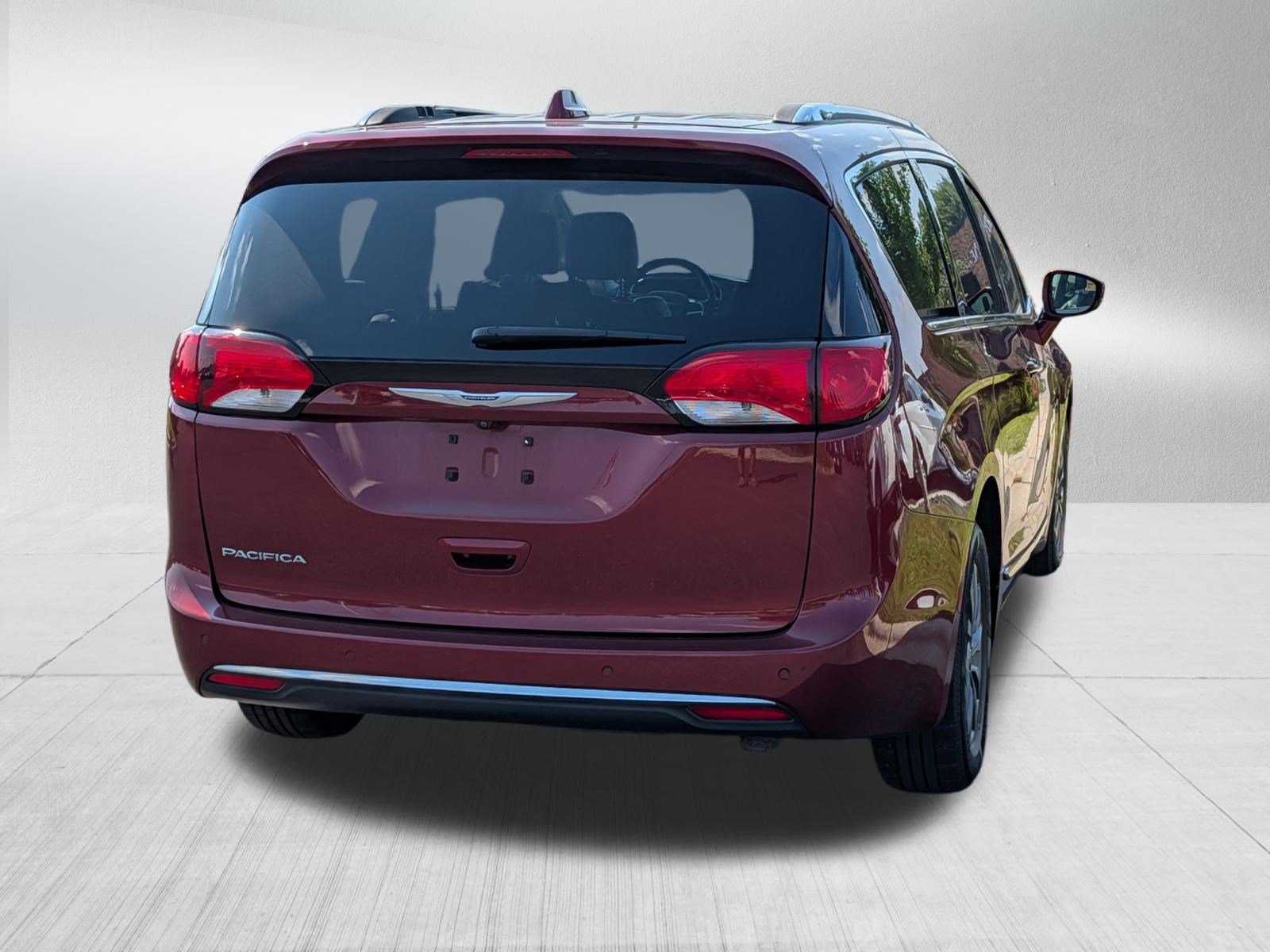 Used 2020 Chrysler Pacifica Touring-L Plus FWD image 5