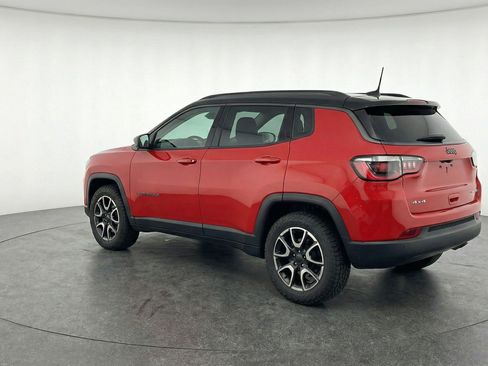 Used 2025 Jeep Compass Trailhawk AWD/4WD image 6