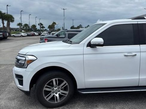 Used 2022 Ford Expedition Limited RWD image 8