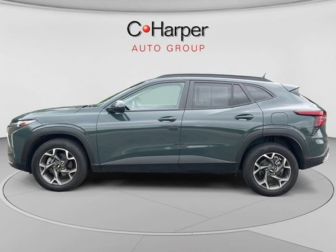 Used 2025 Chevrolet Trax LT w/ LT Convenience Package FWD image 6