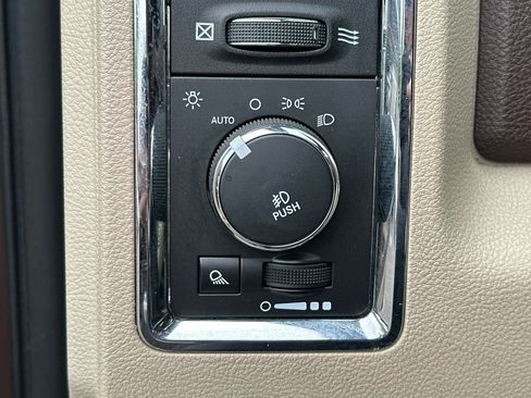 Used 2014 RAM 1500 Laramie w/ Convenience Group AWD/4WD image 31