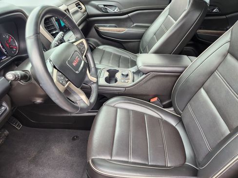 Used 2023 GMC Acadia Denali FWD image 4