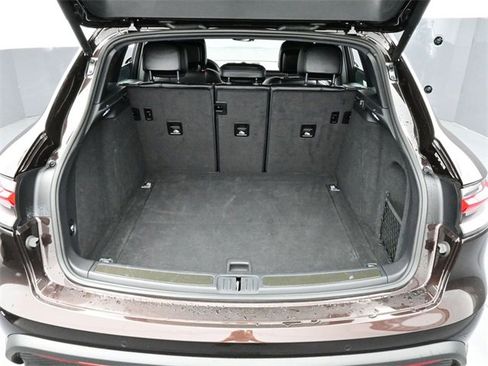 Certified 2022 Porsche Macan image 16