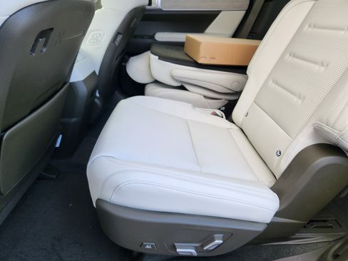 New 2025 Hyundai Santa Fe Calligraphy image 10