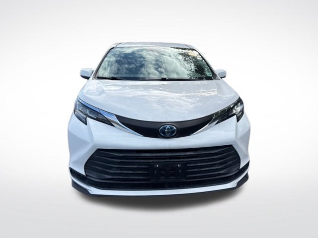 Used 2021 Toyota Sienna LE AWD/4WD image 2