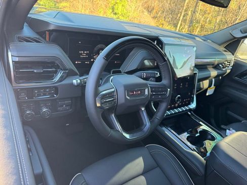 New 2026 GMC Yukon Elevation image 3