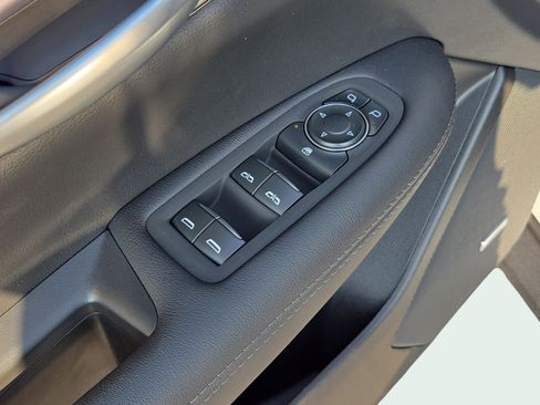 New 2025 Cadillac XT5 Luxury image 17